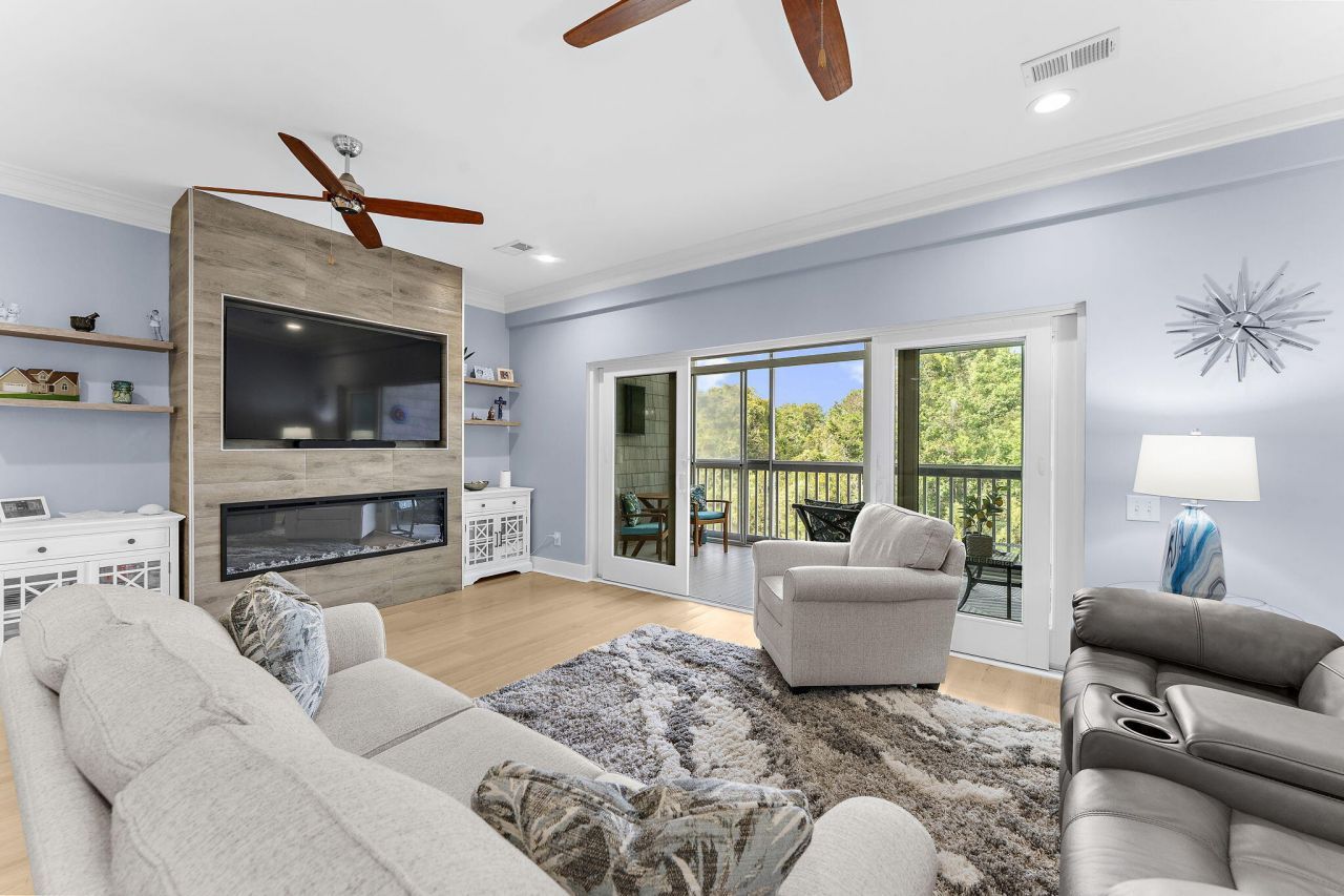 1604 Hopeman Lane Photo 4