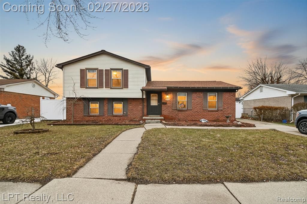 22507 Doncaster Avenue, Brownstown Township, MI 48193 Main Photo