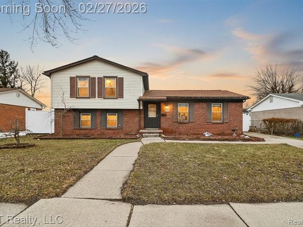 22507 Doncaster Avenue, Brownstown Twp, MI 48193