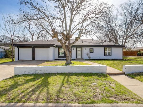 2512 Glen Garden Avenue, Fort Worth, TX 76119