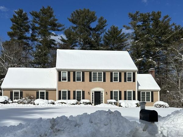 4 Haydn Ln, Walpole, MA 02081