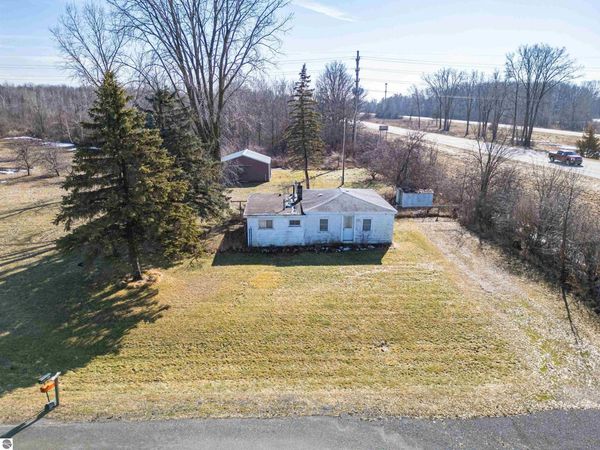 5510 Remus Road E, Mt Pleasant, MI 48858