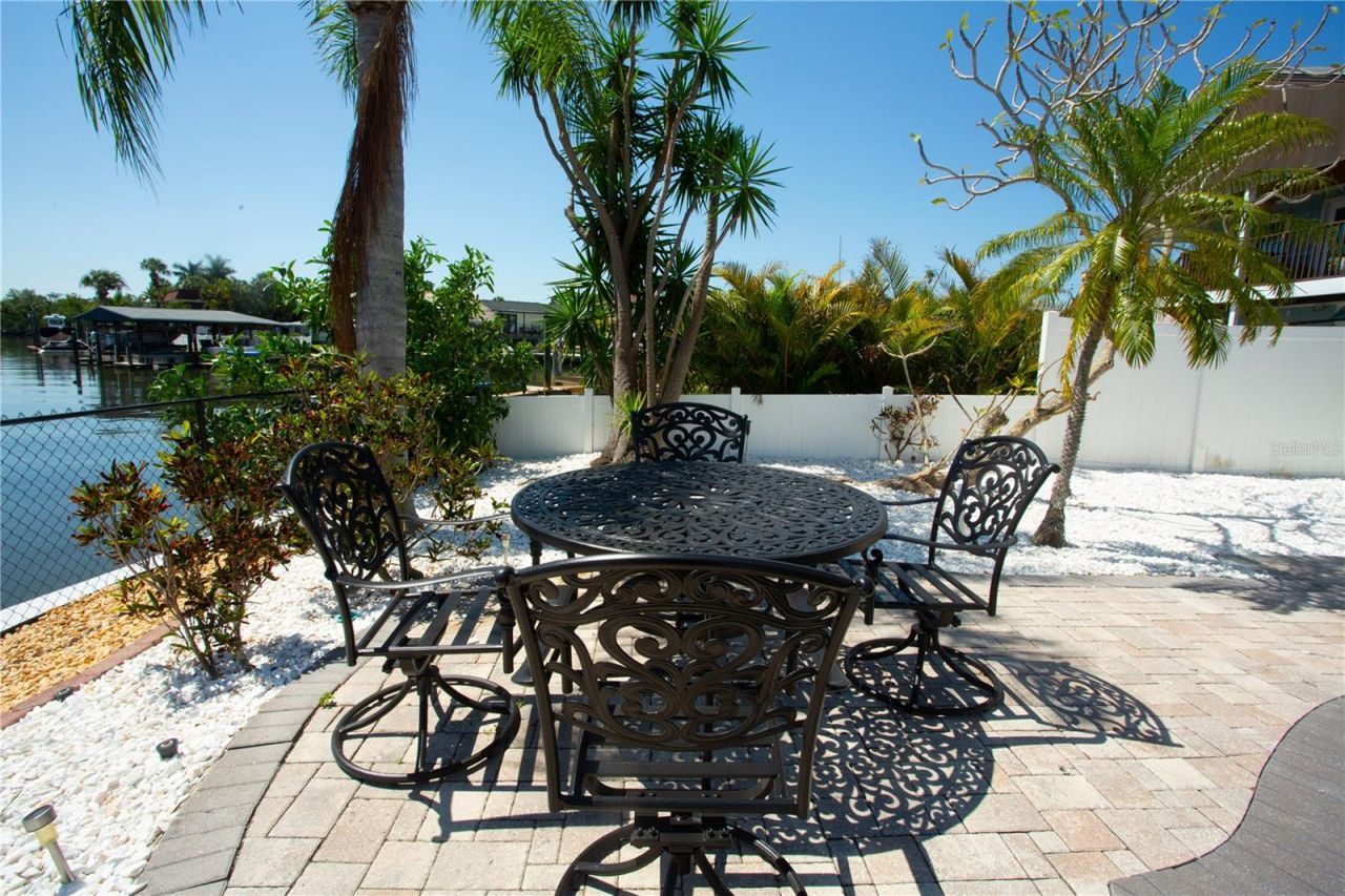 5541 Bayou Grande Boulevard Ne, Saint Petersburg, FL 33703 Photo