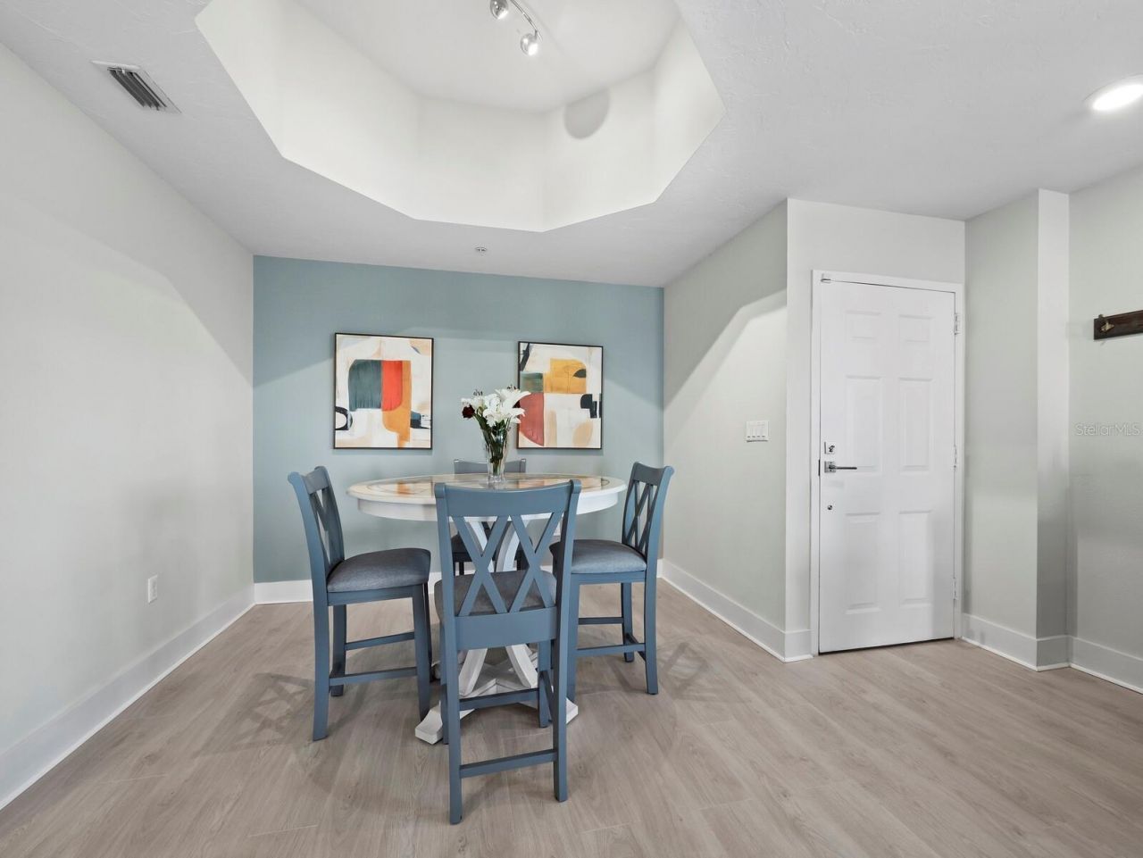 205 Golden Gate Point, Unit 401, Sarasota, FL 34236 Photo