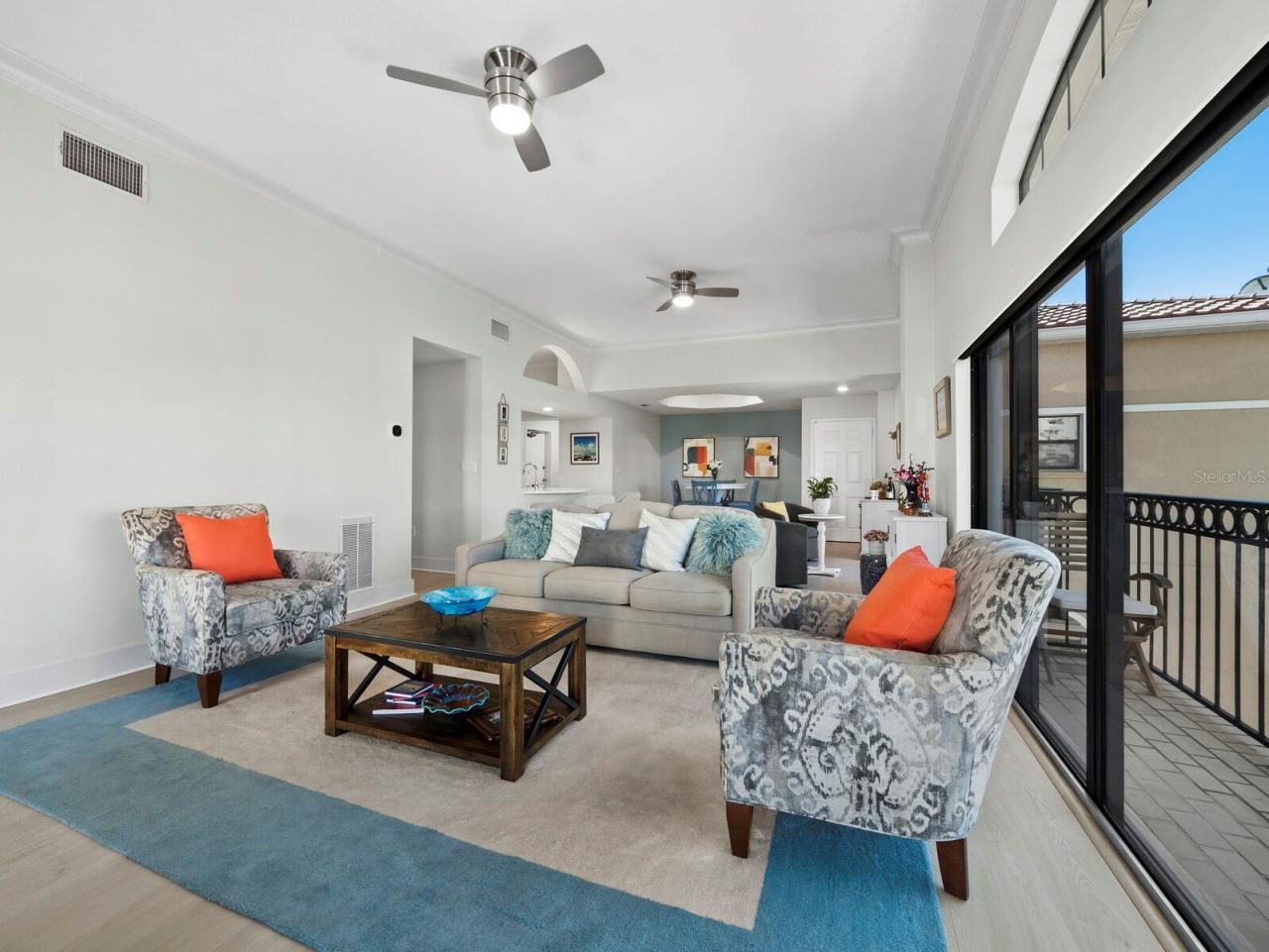 205 Golden Gate Point, Unit 401, Sarasota, FL 34236 Photo