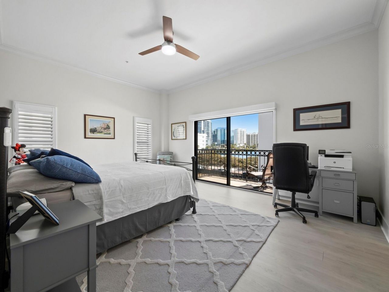 205 Golden Gate Point, Unit 401, Sarasota, FL 34236 Photo