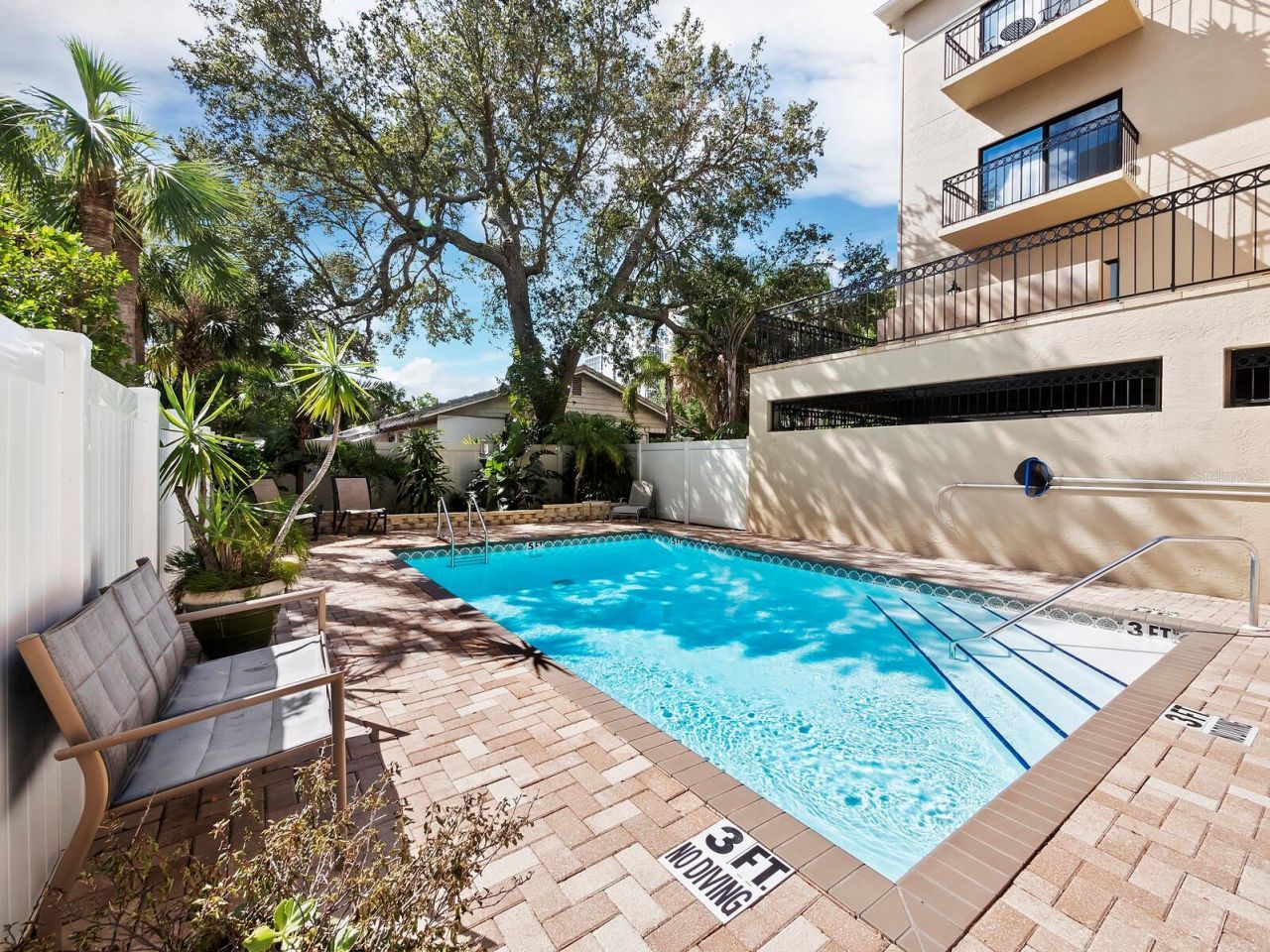 205 Golden Gate Point, Unit 401, Sarasota, FL 34236 Photo