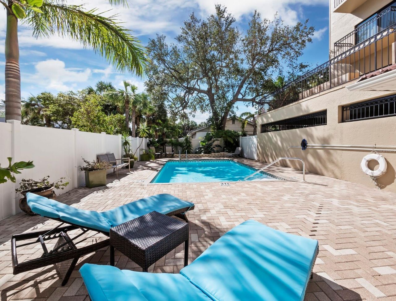 205 Golden Gate Point, Unit 401, Sarasota, FL 34236 Photo