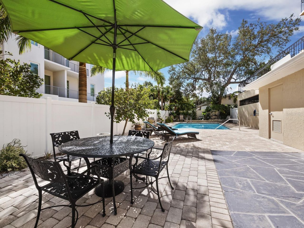 205 Golden Gate Point, Unit 401, Sarasota, FL 34236 Photo