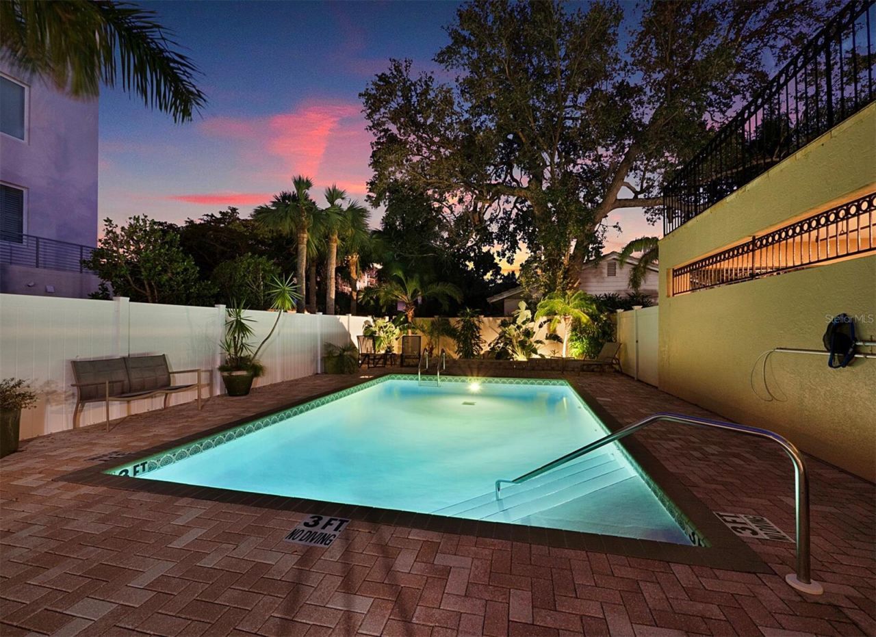 205 Golden Gate Point, Unit 401, Sarasota, FL 34236 Photo