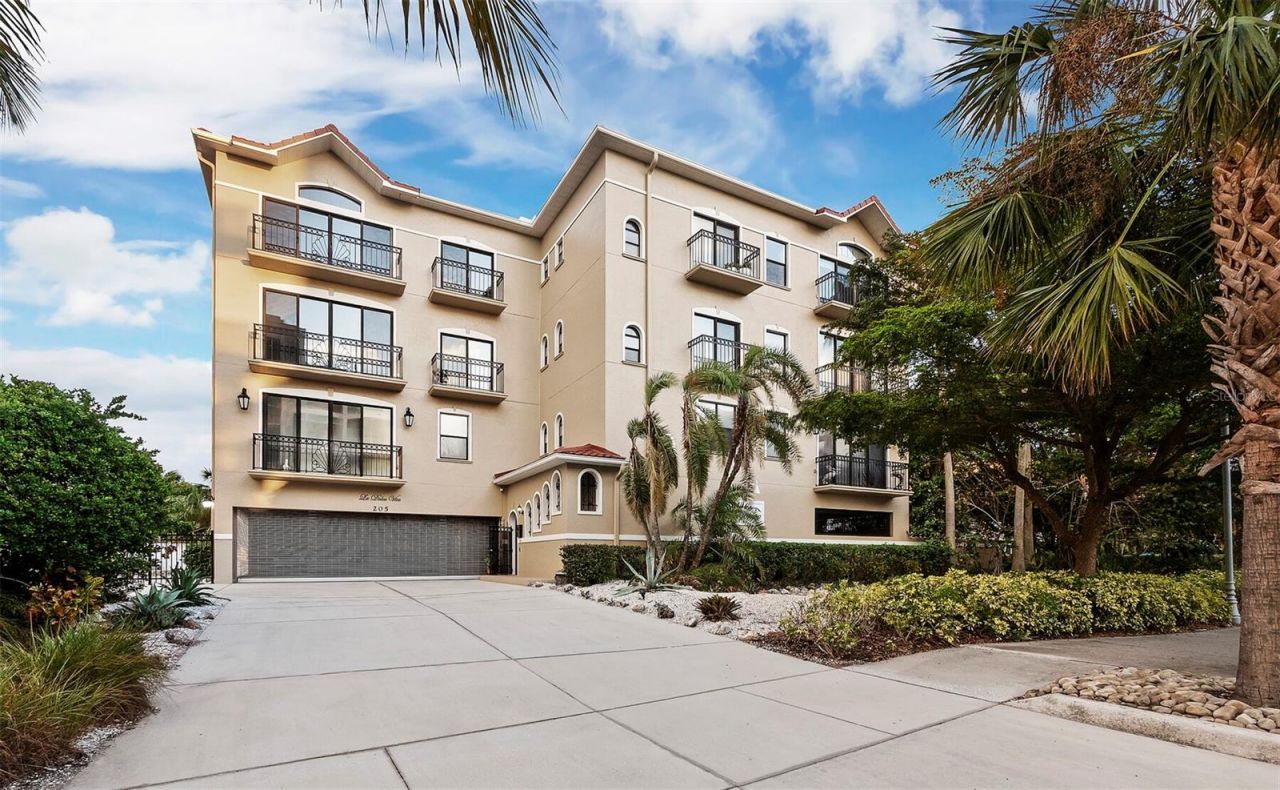 205 Golden Gate Point, Unit 401, Sarasota, FL 34236 Photo