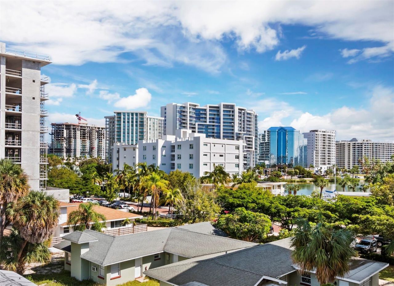 205 Golden Gate Point, Unit 401, Sarasota, FL 34236 Photo