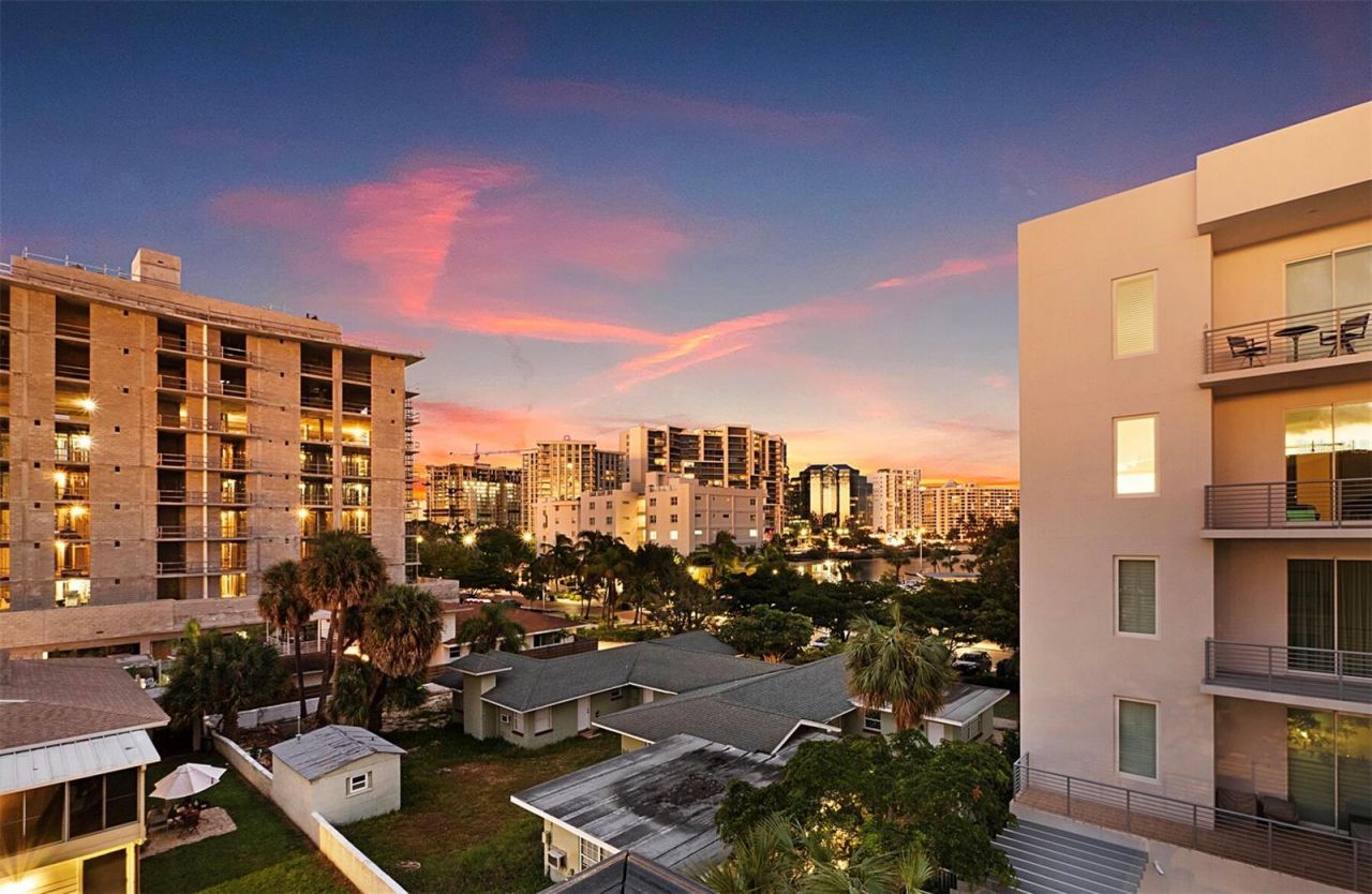 205 Golden Gate Point, Unit 401, Sarasota, FL 34236 Photo