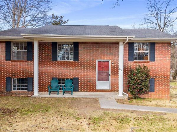 2151 SE Gregory Drive, Cleveland, TN 37323