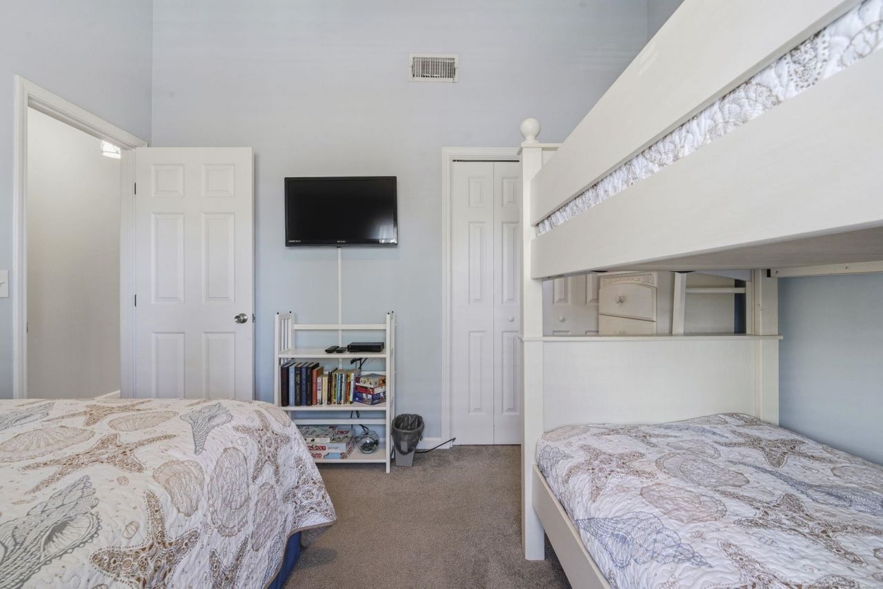 1230 White Tree Ln.  Photo 6