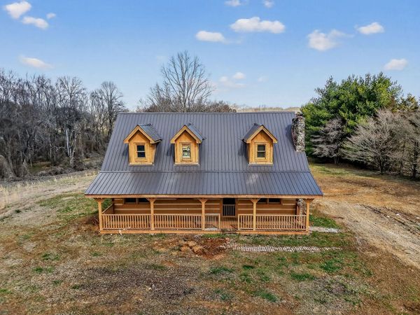 539 Peach Ave , Morrison, TN 37357