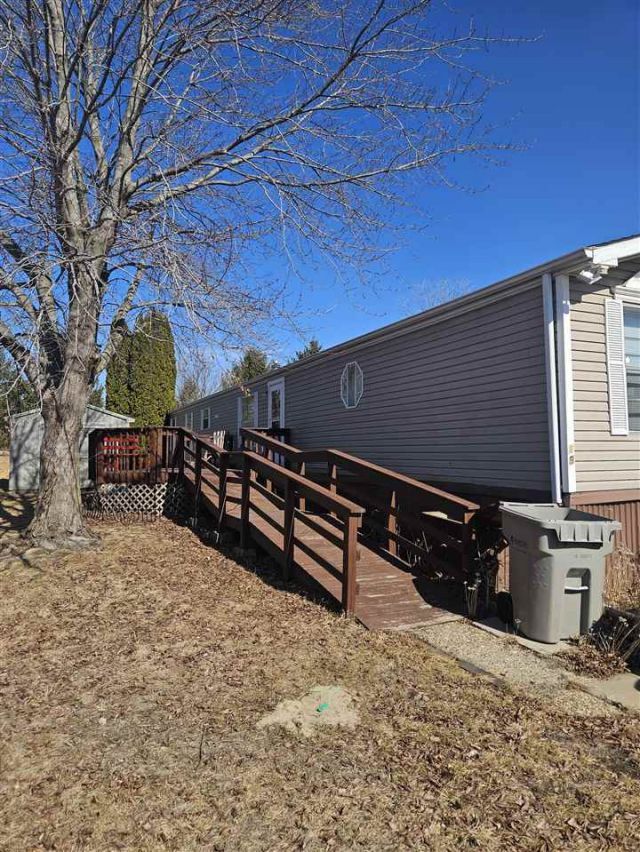 19 Expo Dr, Iowa City, IA 52240 Main Photo