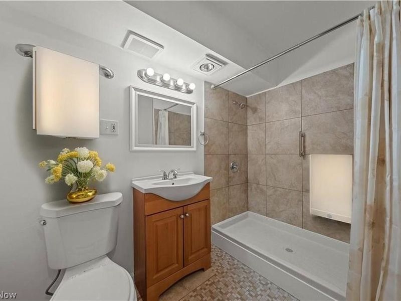 25801 Lakeshore Boulevard, Unit 42, Euclid, OH 44132 Photo 10