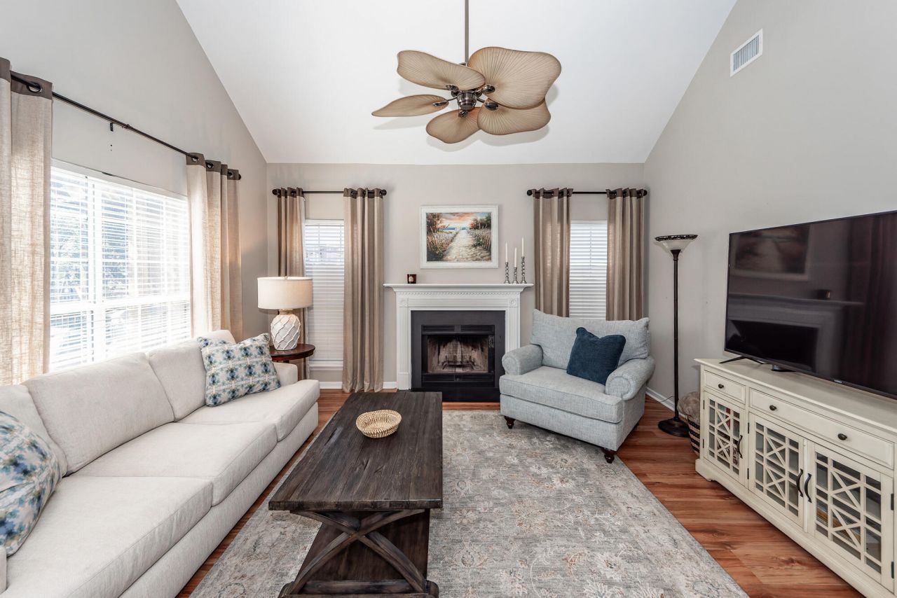 294 Jardinere Walk Photo 12