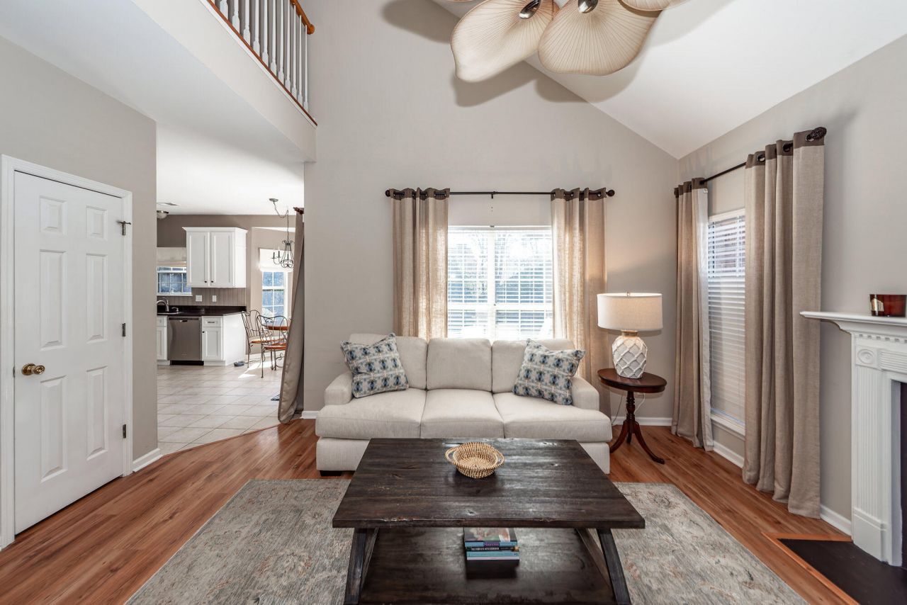 294 Jardinere Walk Photo 13