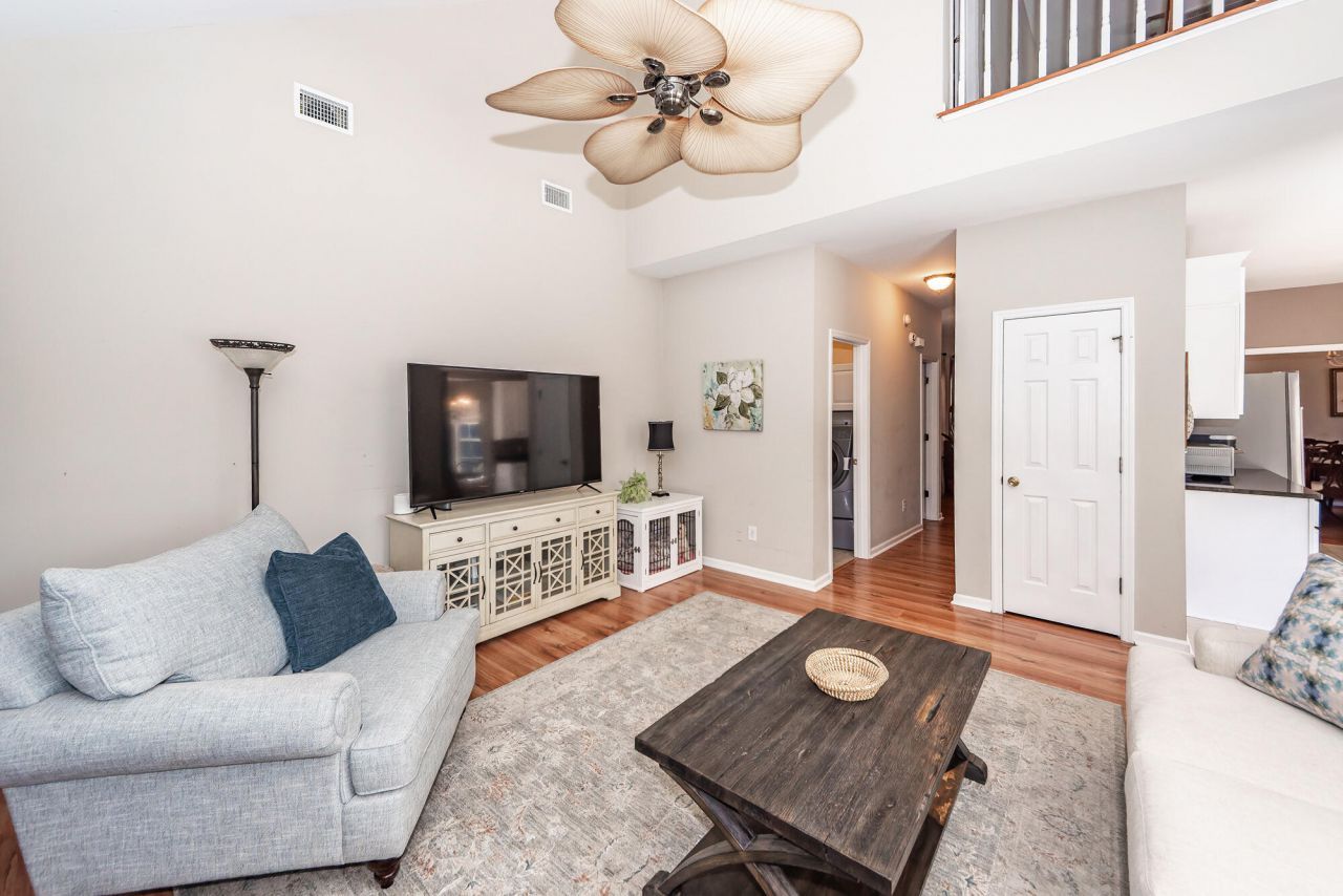 294 Jardinere Walk Photo 16