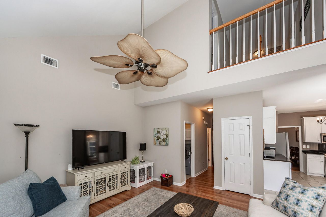 294 Jardinere Walk Photo 16