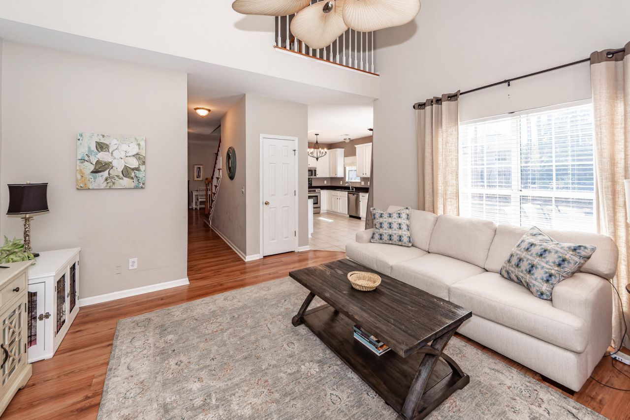 294 Jardinere Walk Photo 18