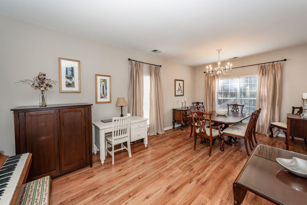 294 Jardinere Walk Photo 4