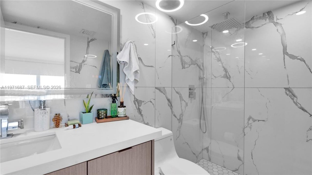 7601 E Treasure Dr , Unit 1011, North Bay Village, FL 33141 Photo