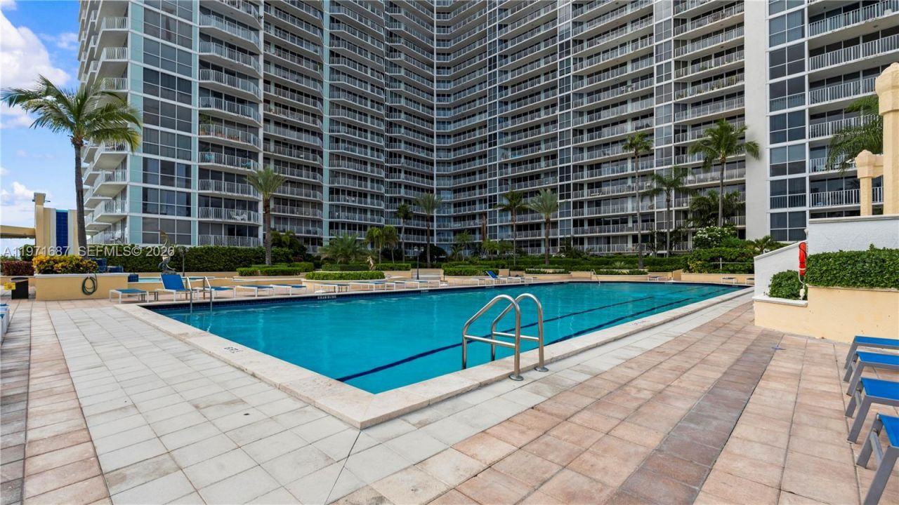 7601 E Treasure Dr , Unit 1011, North Bay Village, FL 33141 Photo