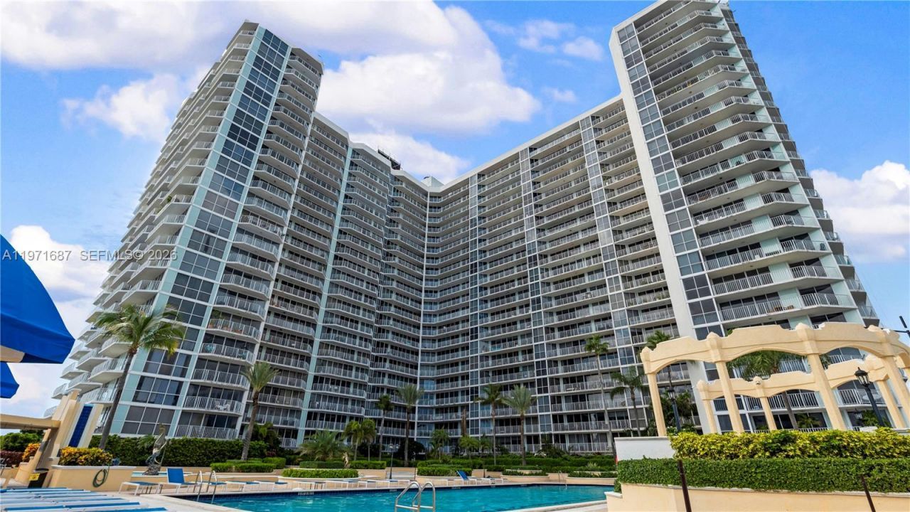 7601 E Treasure Dr , Unit 1011, North Bay Village, FL 33141 Photo