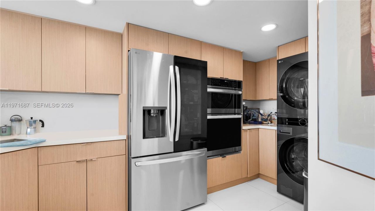 7601 E Treasure Dr , Unit 1011, North Bay Village, FL 33141 Photo