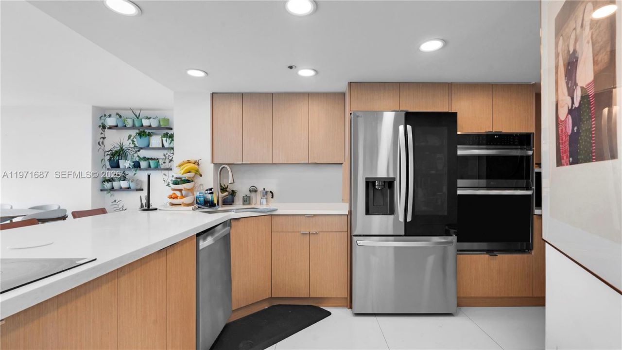 7601 E Treasure Dr , Unit 1011, North Bay Village, FL 33141 Photo