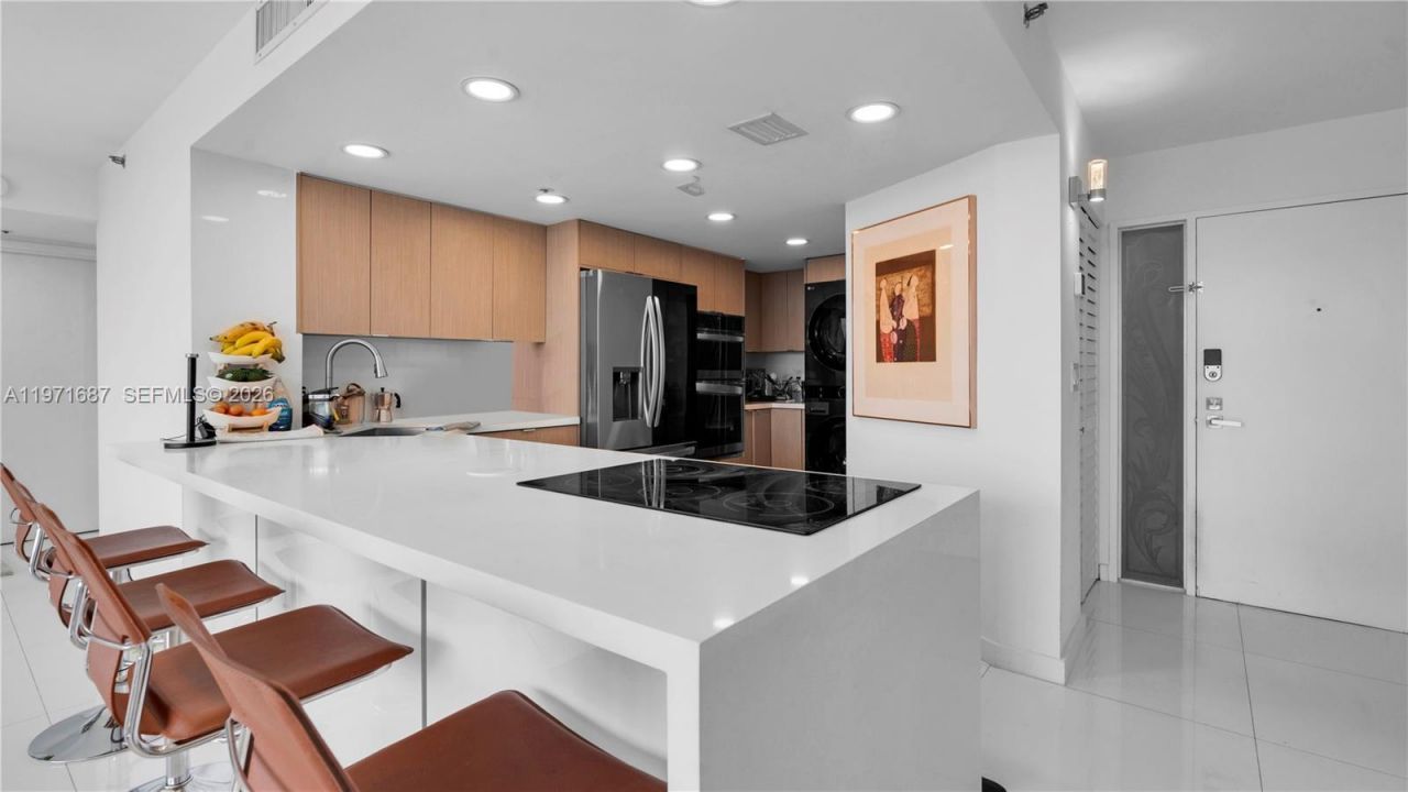 7601 E Treasure Dr , Unit 1011, North Bay Village, FL 33141 Photo