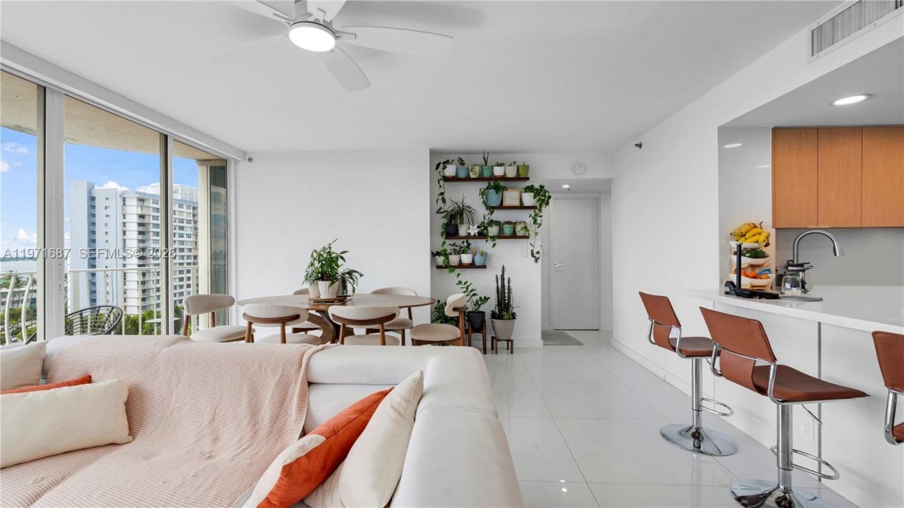 7601 E Treasure Dr , Unit 1011, North Bay Village, FL 33141 Photo