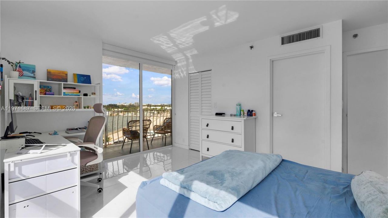 7601 E Treasure Dr , Unit 1011, North Bay Village, FL 33141 Photo