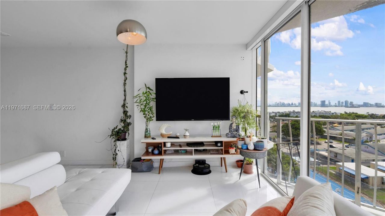 7601 E Treasure Dr , Unit 1011, North Bay Village, FL 33141 Photo