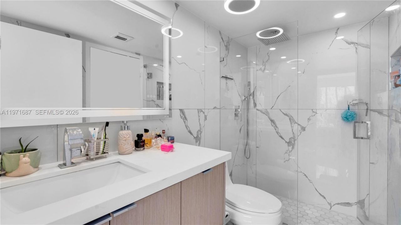 7601 E Treasure Dr , Unit 1011, North Bay Village, FL 33141 Photo