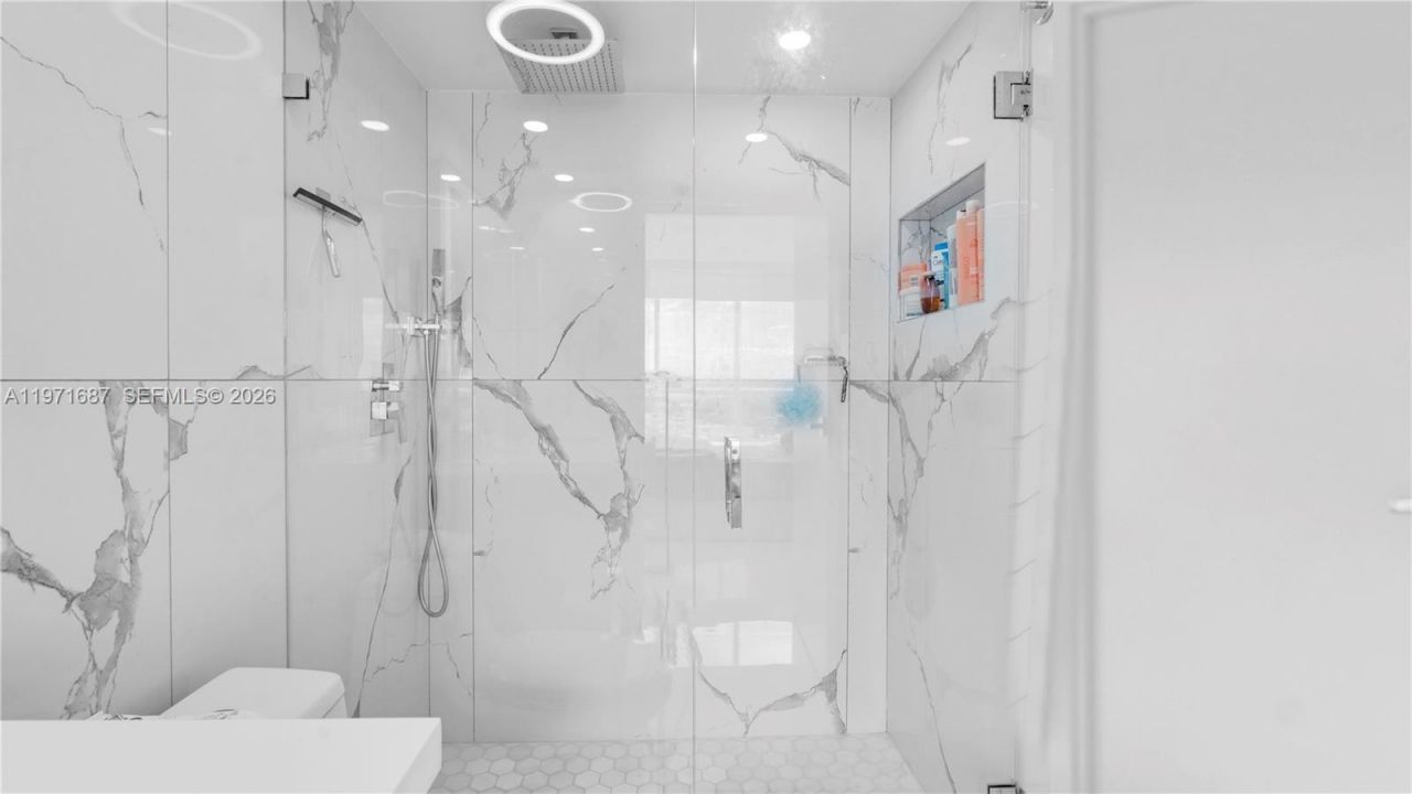 7601 E Treasure Dr , Unit 1011, North Bay Village, FL 33141 Photo