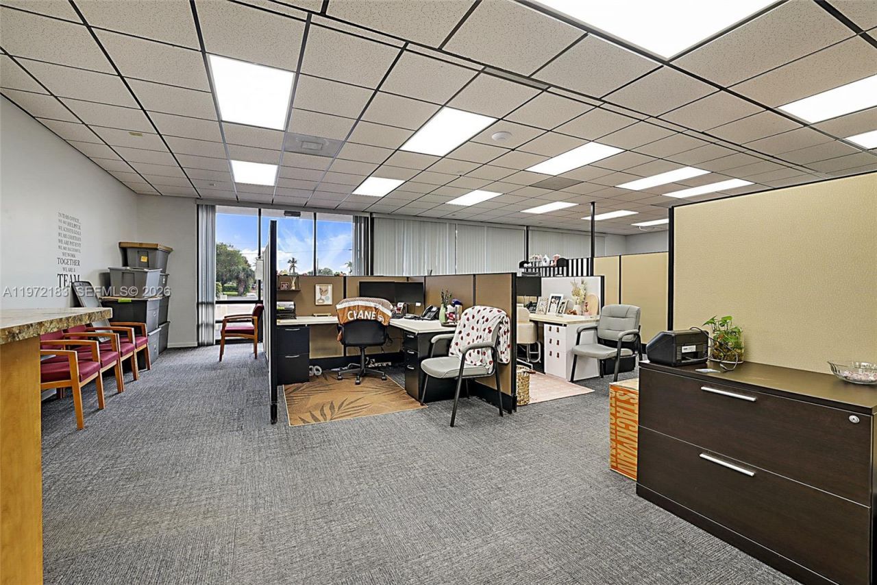 7500 S Dixie Hwy, West Palm Beach, FL 33405 Photo