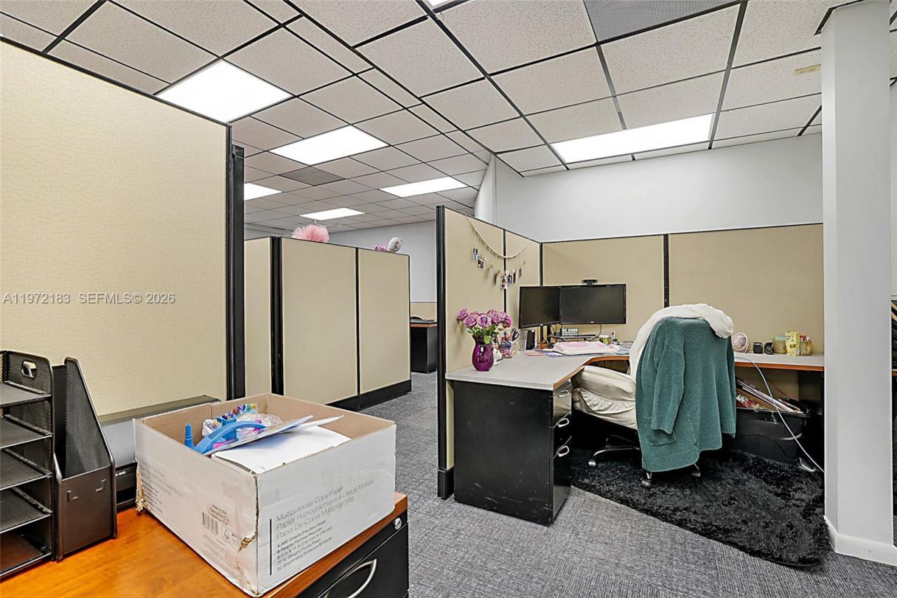7500 S Dixie Hwy, West Palm Beach, FL 33405 Photo