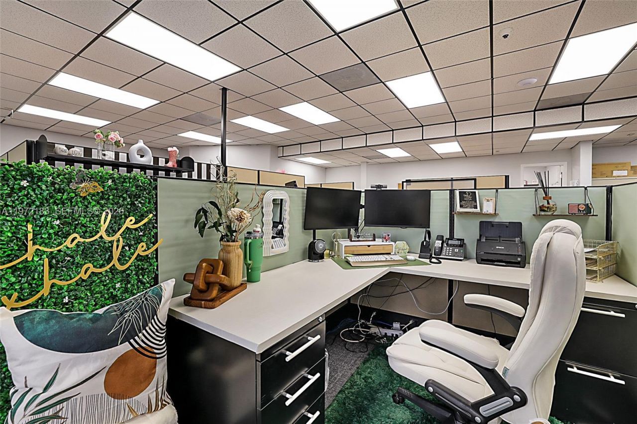 7500 S Dixie Hwy, West Palm Beach, FL 33405 Photo