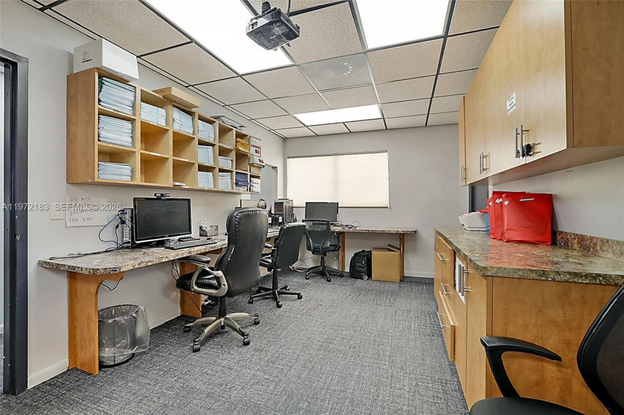 7500 S Dixie Hwy, West Palm Beach, FL 33405 Photo