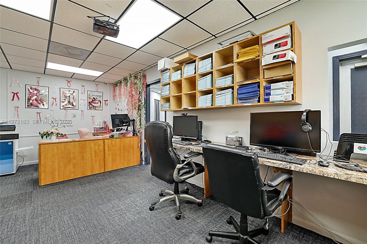 7500 S Dixie Hwy, West Palm Beach, FL 33405 Photo