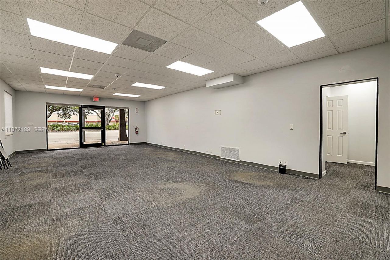 7500 S Dixie Hwy, West Palm Beach, FL 33405 Photo