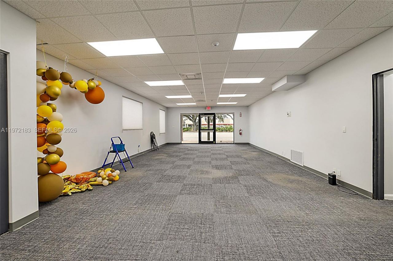 7500 S Dixie Hwy, West Palm Beach, FL 33405 Photo