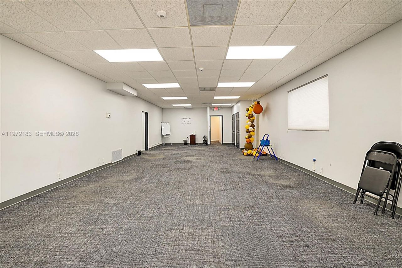 7500 S Dixie Hwy, West Palm Beach, FL 33405 Photo