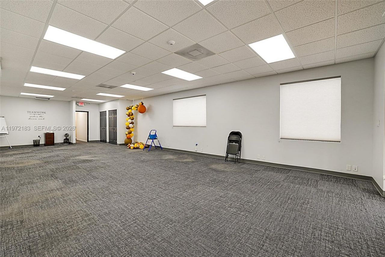 7500 S Dixie Hwy, West Palm Beach, FL 33405 Photo