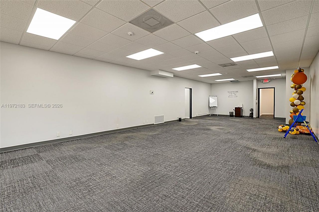 7500 S Dixie Hwy, West Palm Beach, FL 33405 Photo