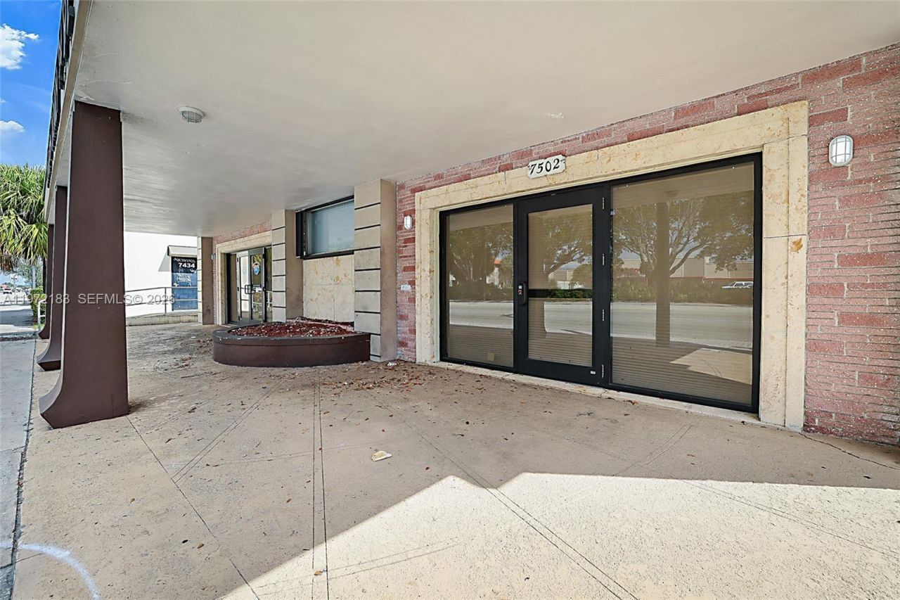 7500 S Dixie Hwy, West Palm Beach, FL 33405 Photo